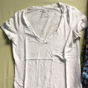 White v-neck t-shirt